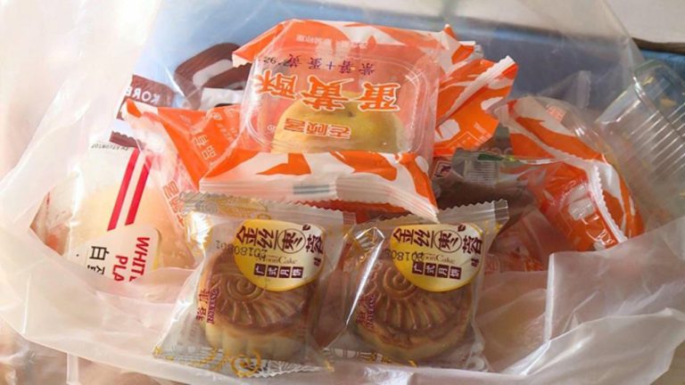 Bánh trung thu mini Trung Quốc giá 2.000 đồng/cái đang gây sốt