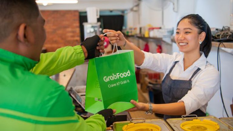 Nhận ưu đãi khi đặt món ăn McDonald’s GrabFood