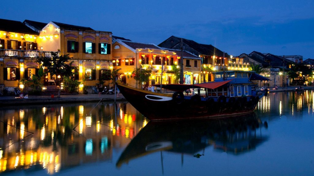 Đến Hội An đón tết