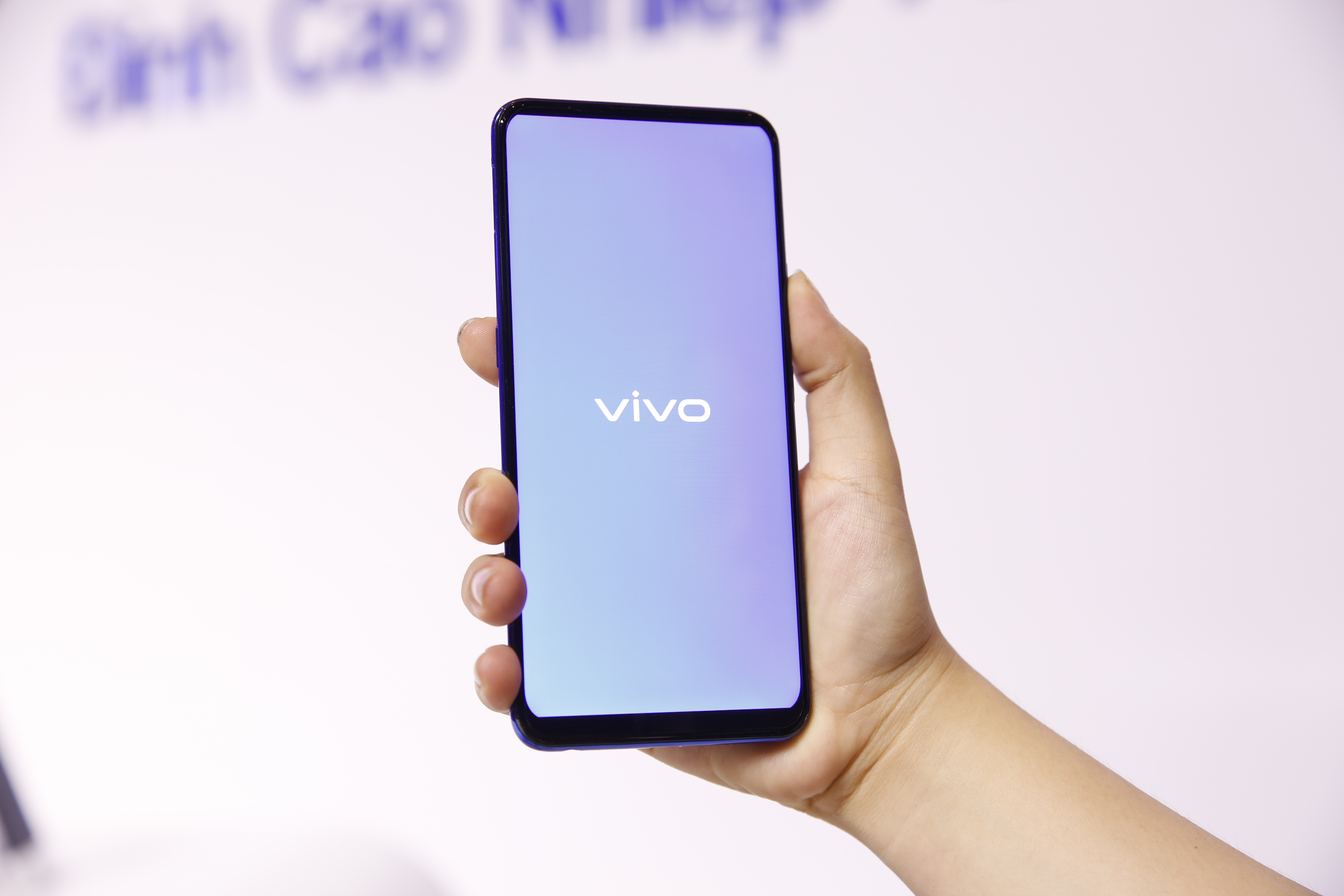 Mua Vivo V15 nhận quà tặng nào kèm theo? 3