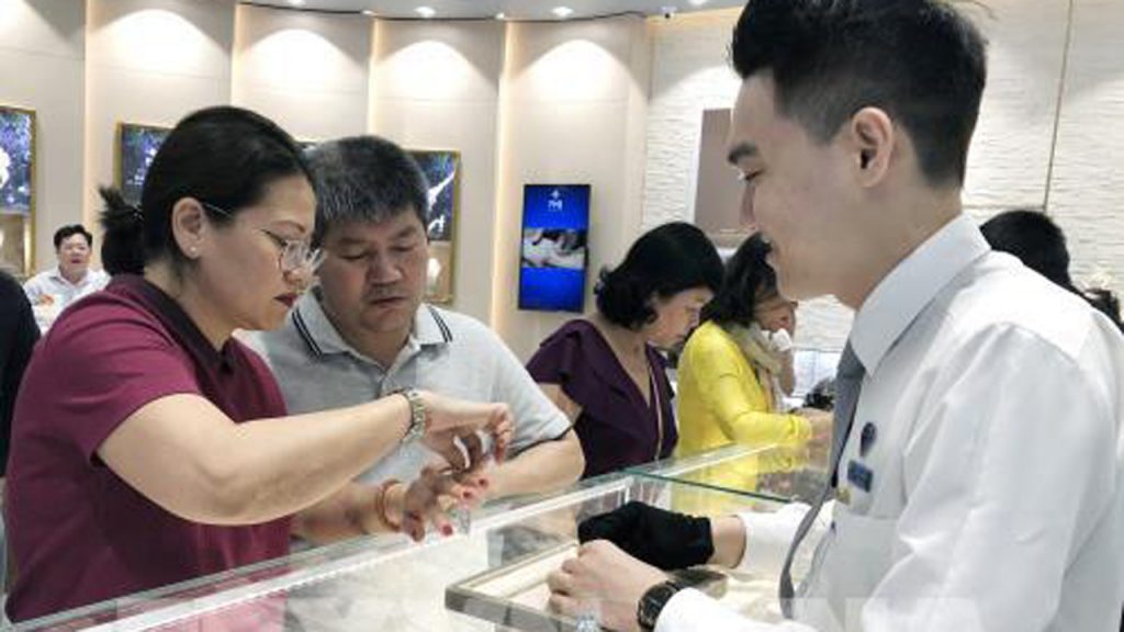 Giá vàng SJC bật tăng 170.000 đồng
