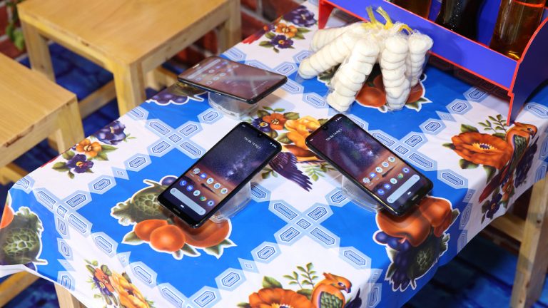 Nokia 3.2 ra mắt: màn hình lớn, pin 2 ngày