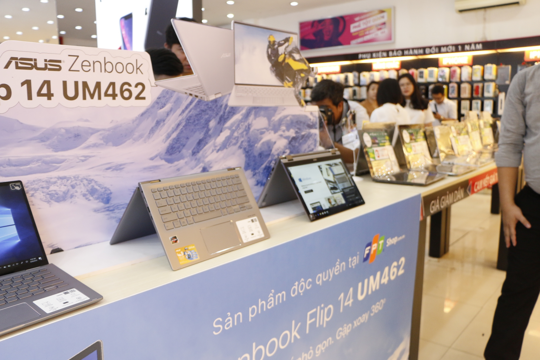 Bộ đôi laptop Ultrabook ASUS ZenBook UM433 và ZenBook Flip 14 UM462 mở bán độc quyền tại FPT Shop, giá 20,99 triệu đồng 1