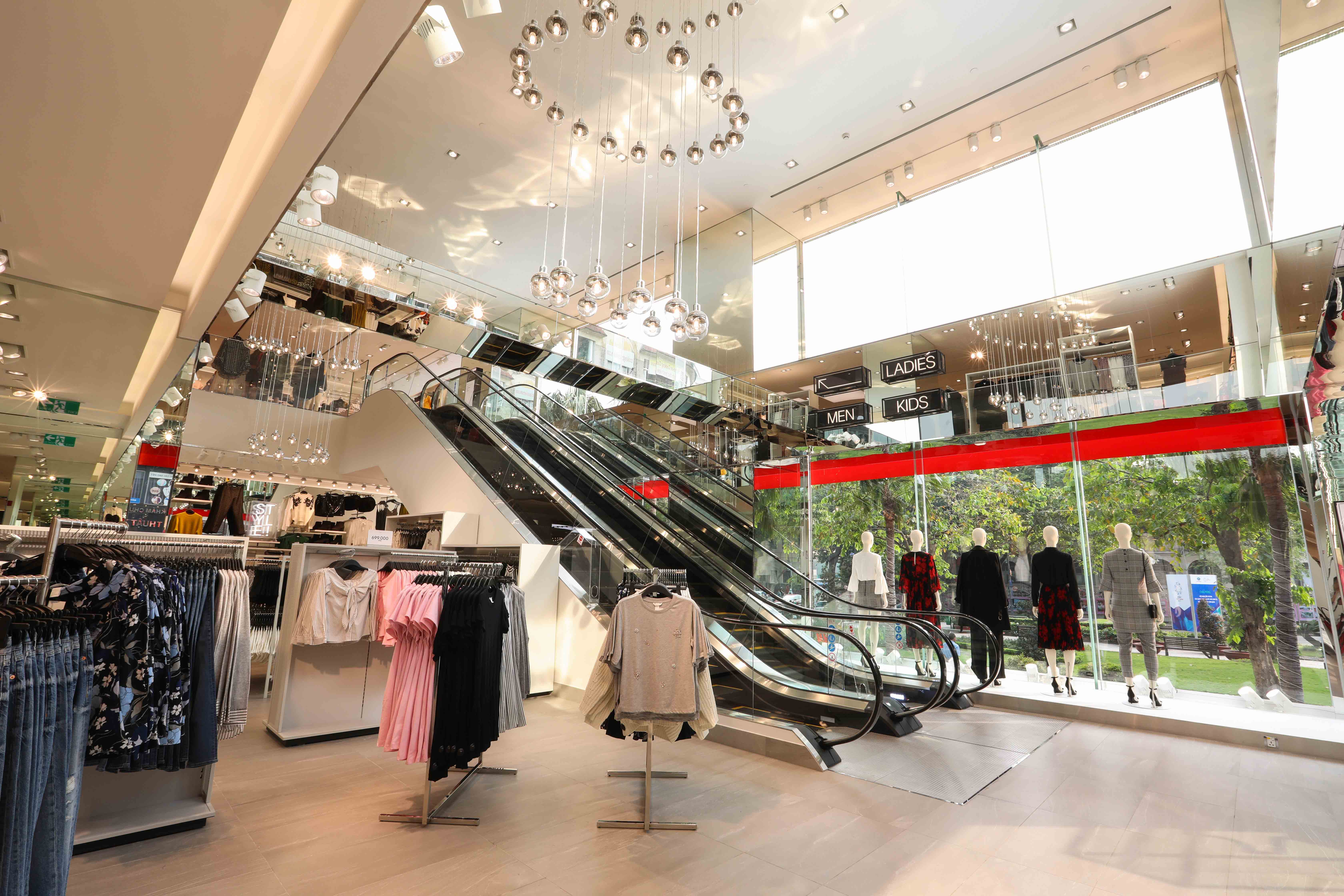 H&M khai trương cửa hàng thứ bảy tại Việt Nam 1