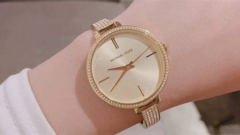 10 mẫu đồng hồ được yêu thích nhất dành cho cả nam lẫn nữ
