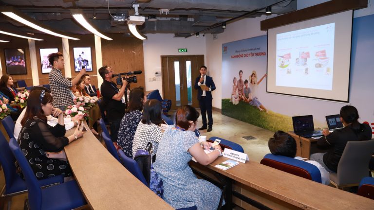 Prudential công bố kết quả quay số đợt 2 chương trình khuyến mại “Hành động cho yêu thương”