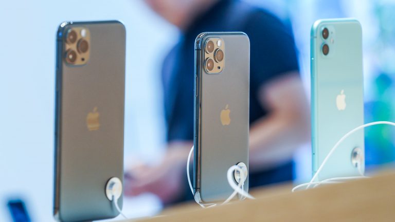 Bộ ba iPhone 11 giảm giá kích cầu cuối năm
