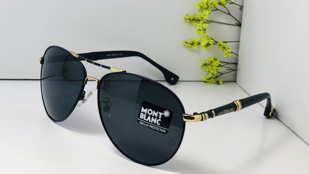Kính Montblanc “hạ gục” quý ông