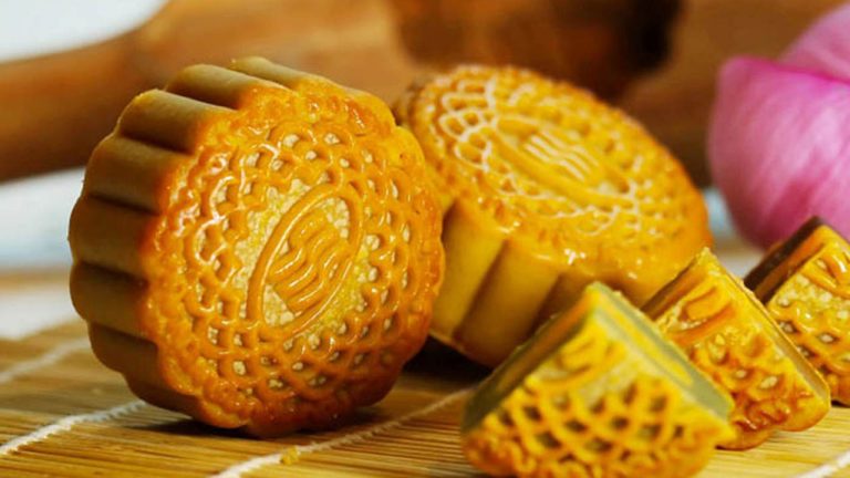 Bánh trung thu bao nhiêu calo?