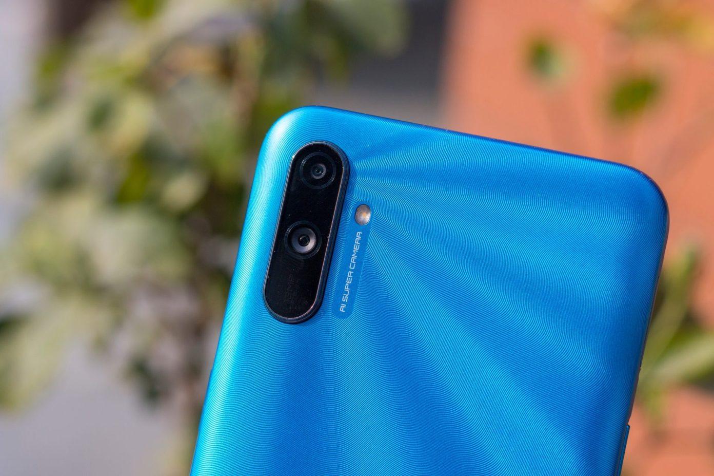 Smartphone giá rẻ có Android 10: Realme C3i hay Galaxy A01? 4