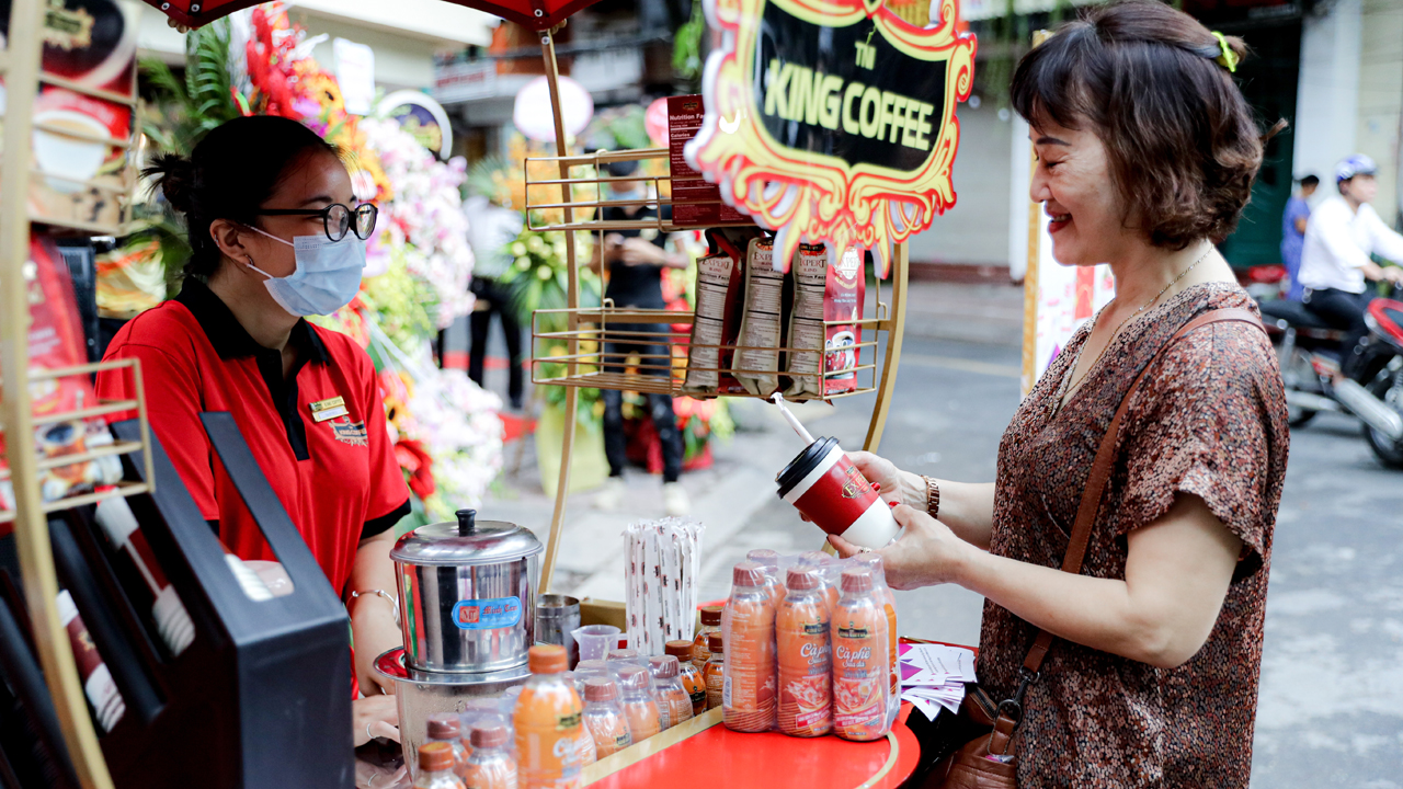 King Coffee khai trương quán cà phê tại Hà Nội 3