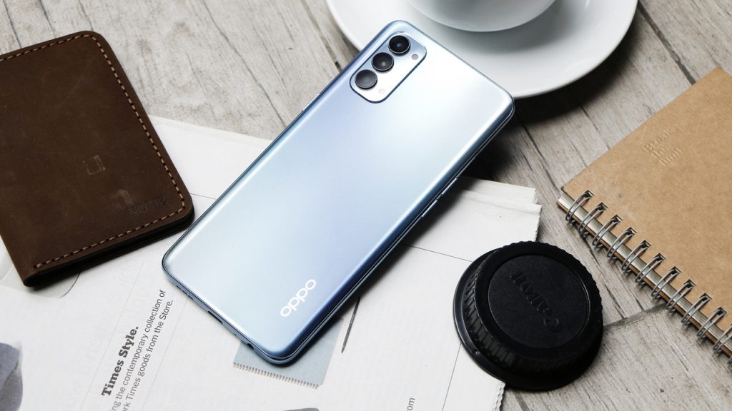 FPT Shop tặng bộ quà trị giá đến 2,99 triệu cho khách đặt mua OPPO Reno4 Series