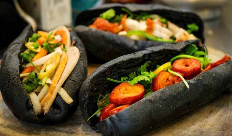 Bánh mì đen là gì?