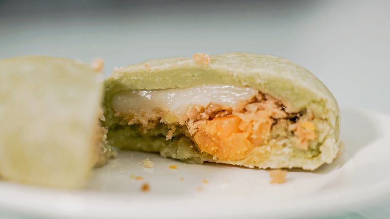 Bánh trung thu nhân mochi ruốc giá bao nhiêu?