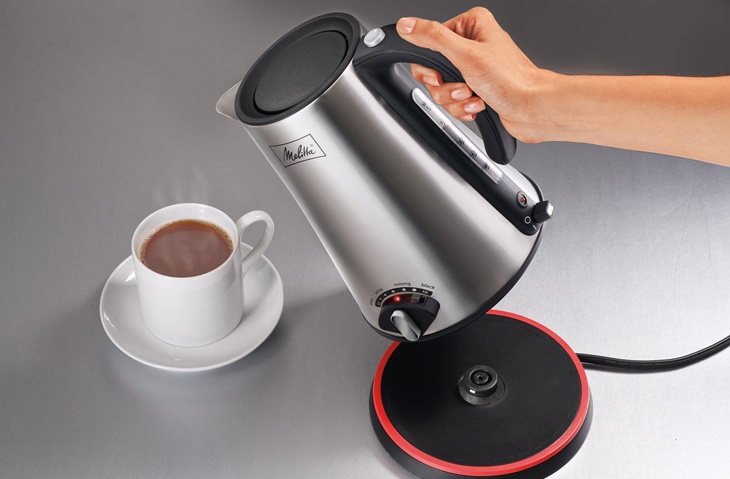 Cách làm sạch bình đun siêu tốc bị đen 1