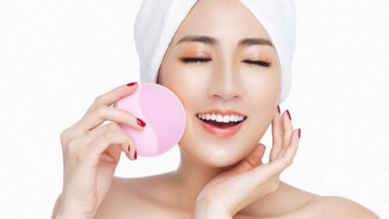 Máy rửa mặt sóng âm là gì?