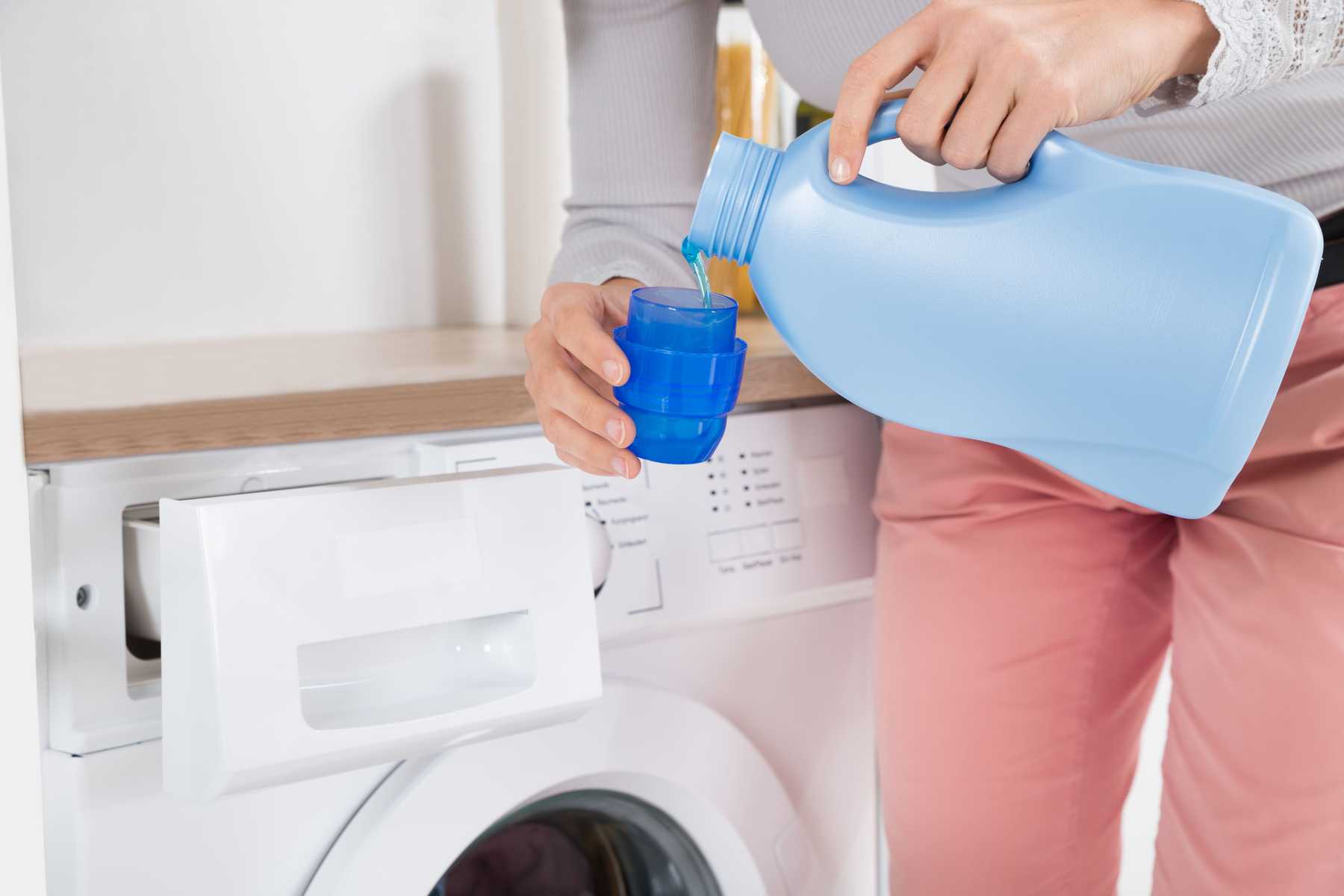 Mẹo xả quần áo thơm lâu chị em nào cũng cần biết 3
