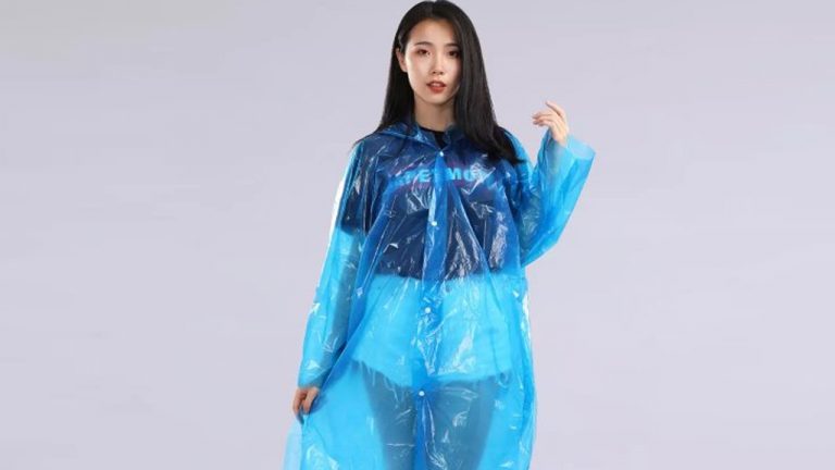 Áo mưa Xiaomi dùng một lần giá 99.000 đồng, có nên mua?