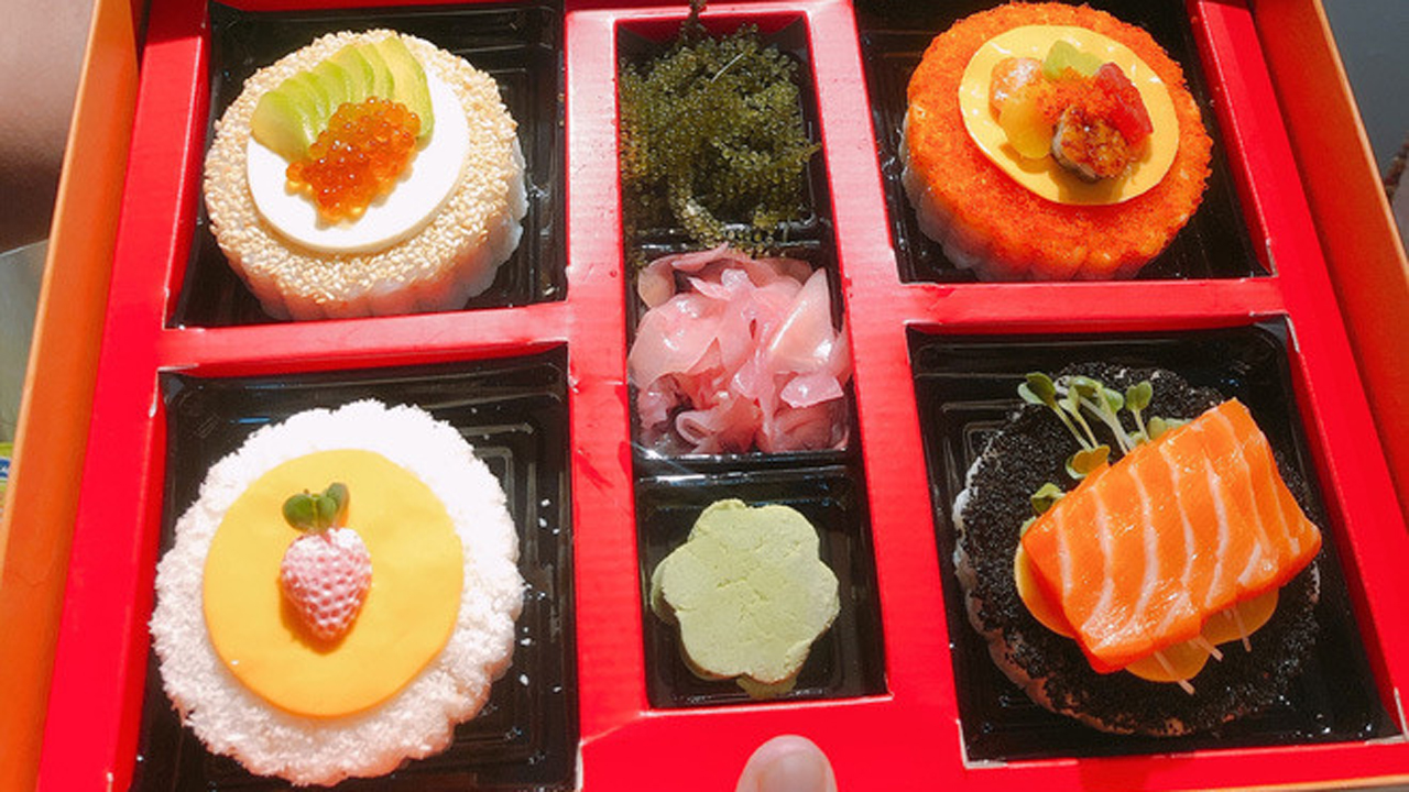 Độc đáo bánh trung thu sushi, mỗi ngày chỉ làm 5 hộp 2