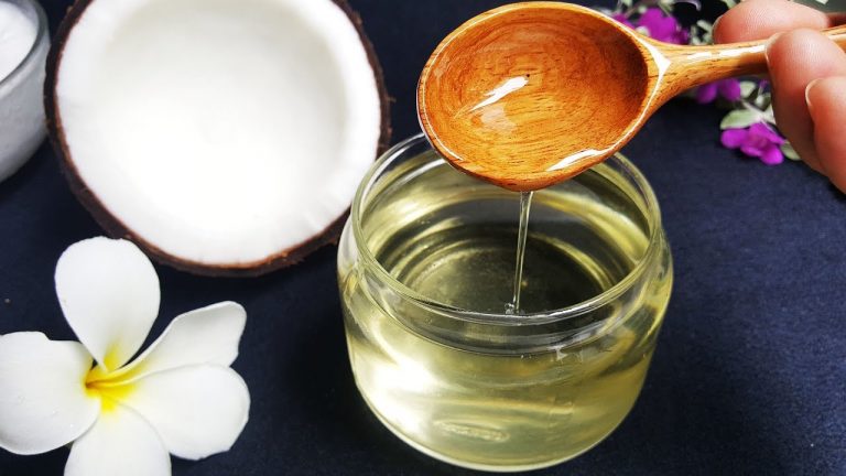 Mẹo phân biệt dầu dừa nguyên chất với dầu dừa có tạp chất