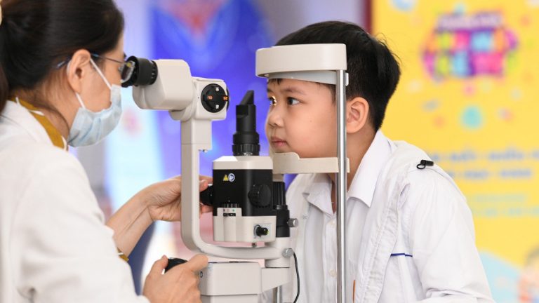 Prudential và quỹ bảo trợ trẻ em tiếp tục hành động vì ánh mắt trẻ thơ