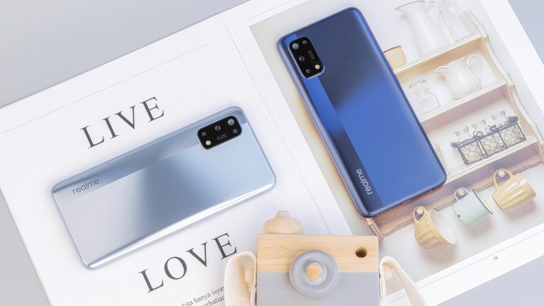 Smartphone hỗ trợ sạc pin siêu tốc: Chọn Reno4 Pro hay Realme 7 Pro?