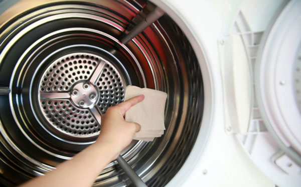 Vệ sinh máy giặt đúng cách bằng bột vệ sinh 1