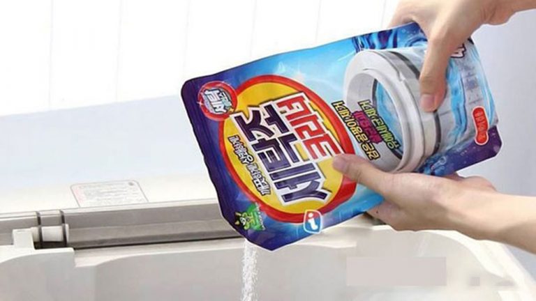 Vệ sinh máy giặt đúng cách bằng bột vệ sinh