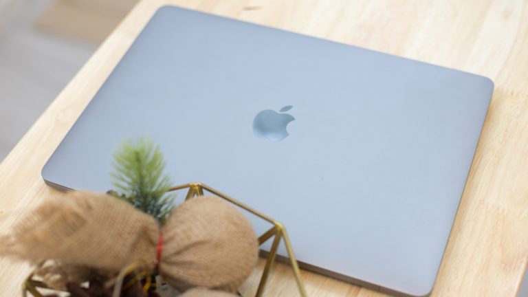 Macbook M1 2020 giảm giá 7,2 triệu đồng