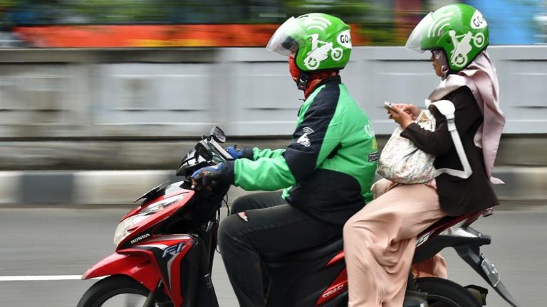Phí dịch vụ và phí đơn hàng GoFood hiện nay bao nhiêu?