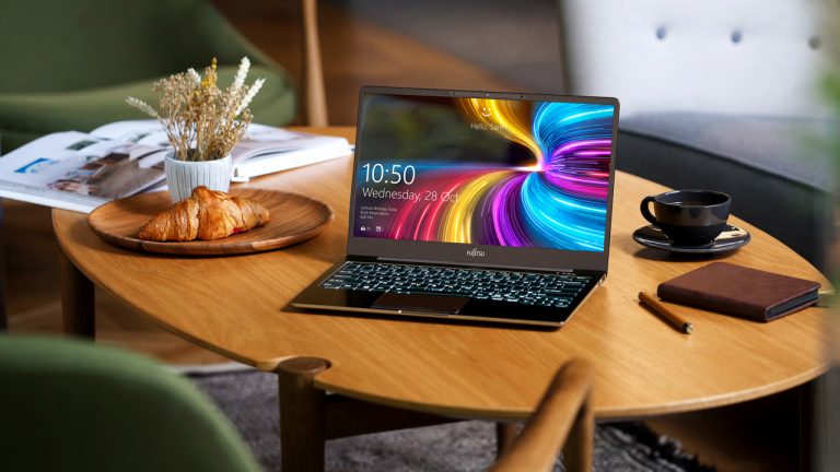 Ra mắt dòng laptop Fujitsu CH siêu nhẹ cho trải nghiệm đa phương tiện di động toàn diện