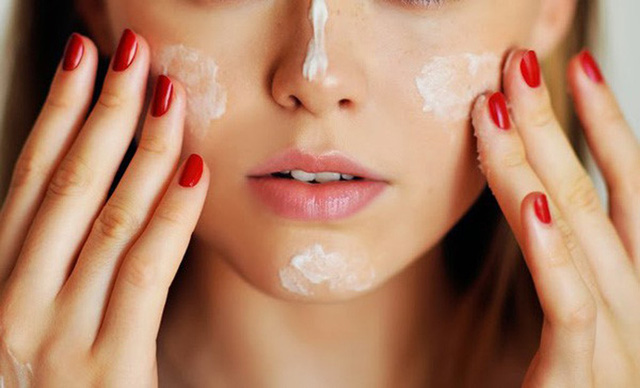 Vì sao dùng kem chống nắng da vẫn thấy đen? 5