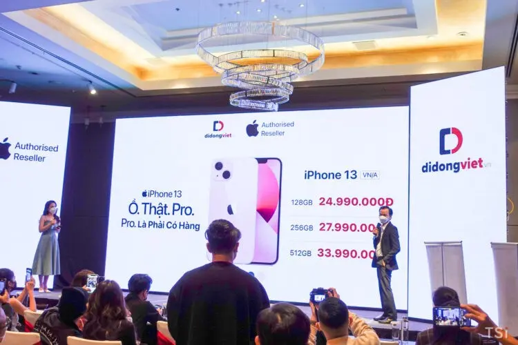 Điểm giá iPhone 13 tại FPT Shop và Di Động Việt 14