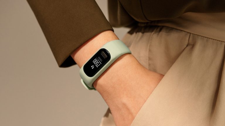 Garmin vívosmart 5 giá bao nhiêu?