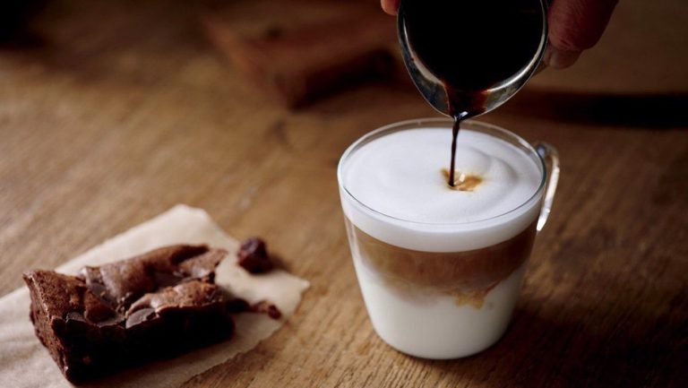 Macchiato là gì? Những cách pha macchiato hấp dẫn