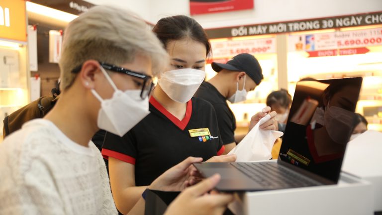 MacBook Air M2 lên kệ tại FPT Shop kèm nhiều ưu đãi