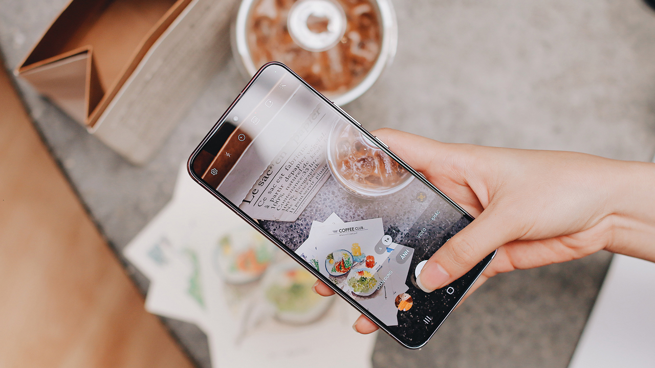 FPT Shop náo nhiệt ngày mở bán Galaxy S22 Bora Purple độc quyền 19