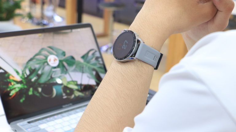 Điện thoại, laptop, phụ kiện công nghệ… ngập tràn khuyến mại dịp 2/9, ưu đãi lên đến 54%