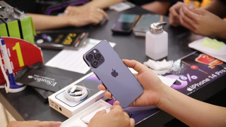 FPT giao thành công 5.100 iPhone 14 Series cho khách hàng đặt trước trên toàn quốc