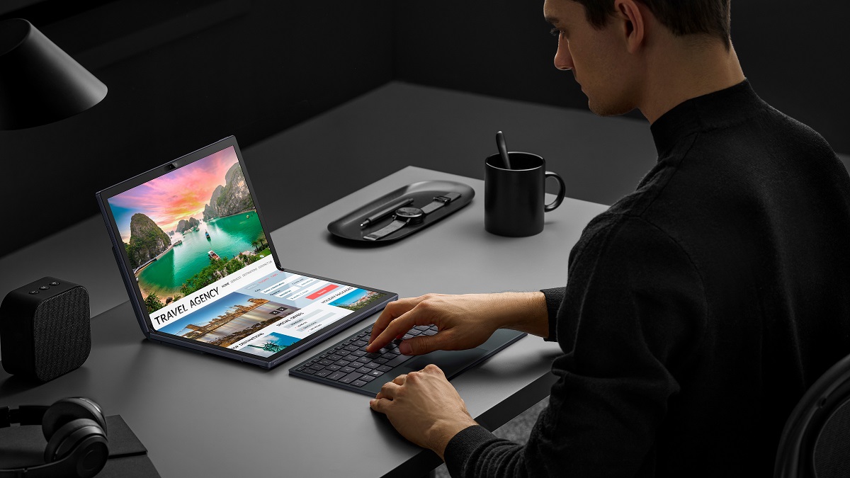 ASUS Việt Nam ra mắt laptop màn hình OLED gập nhỏ gọn nhất thế giới - Zenbook 17 Fold OLED 19