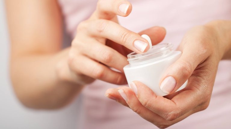 Mẹo sử dụng mỹ phẩm không bị dị ứng