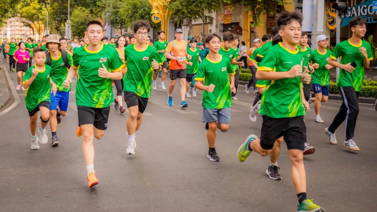 Nestlé MILO đồng hành cùng hơn 8.000 người tại Ngày chạy vì sức khỏe toàn dân