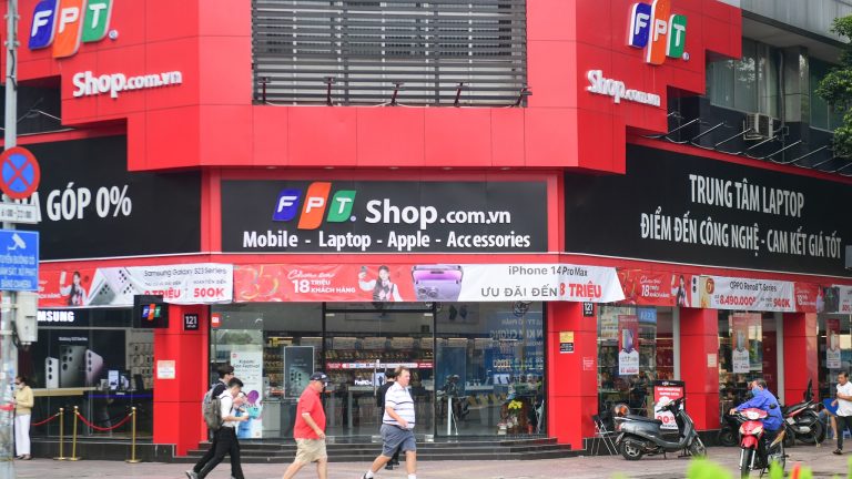 FPT Shop tung khuyến mãi 100% chơi là trúng