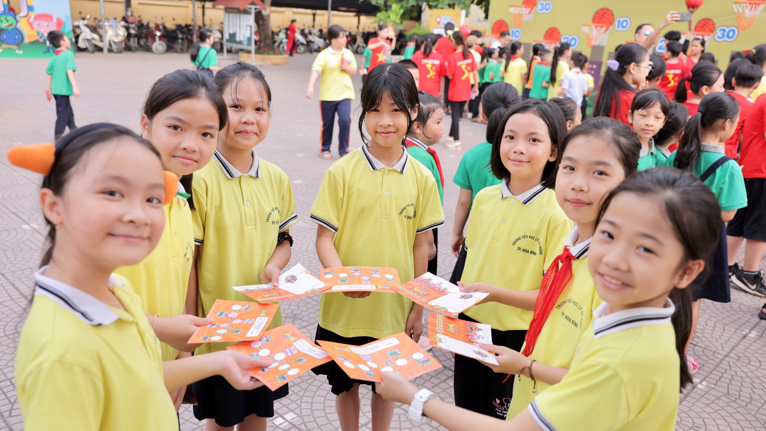 Học sinh tiểu học tranh tài quản lý tiền để gây quỹ tại Ngày hội Cha-Ching 8