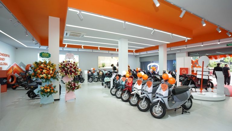 Yadea khai trương showroom đầu tiên theo tiêu chuẩn mới tại Việt Nam