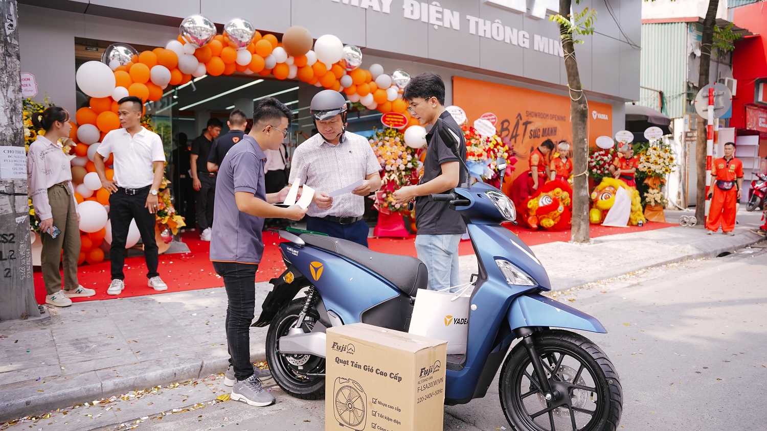 Yadea khai trương showroom đầu tiên theo tiêu chuẩn mới tại Việt Nam 9