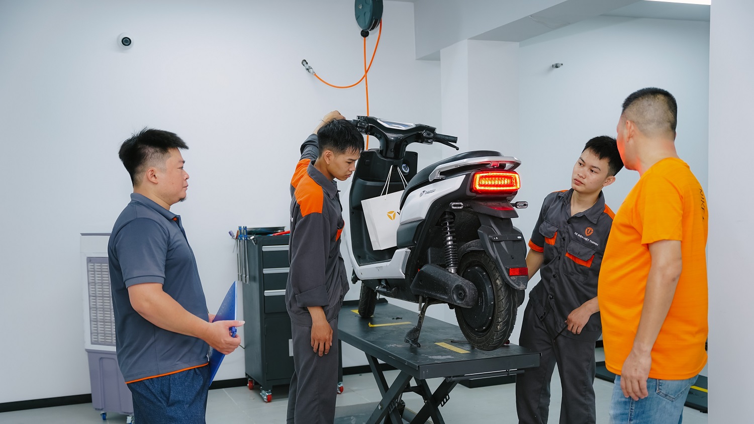 Yadea khai trương showroom đầu tiên theo tiêu chuẩn mới tại Việt Nam 8