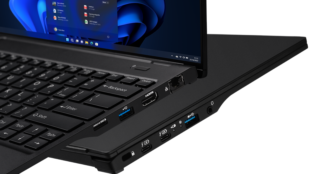Fujitsu Client Computing Limited ra mắt dòng laptop FMV UH-X siêu nhẹ cao cấp 11