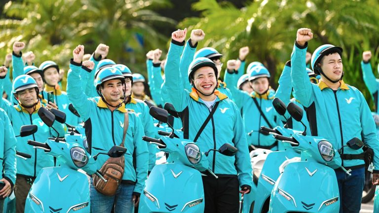 Dịch vụ gọi xe máy điện Xanh SM Bike ra mắt tại Hà Nội