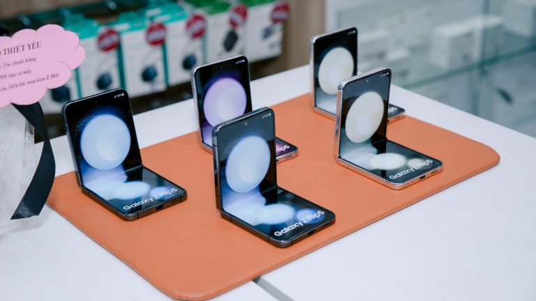 “Xài đã không thích thì trả” khi mua Galaxy Z Fold5, Z Flip5